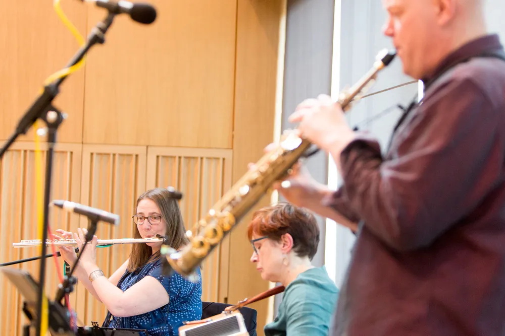 Oscina played lovely music